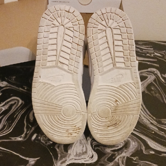 Jordan White Air Jordan 1 Mid Sneakers - Picture 5 of 5